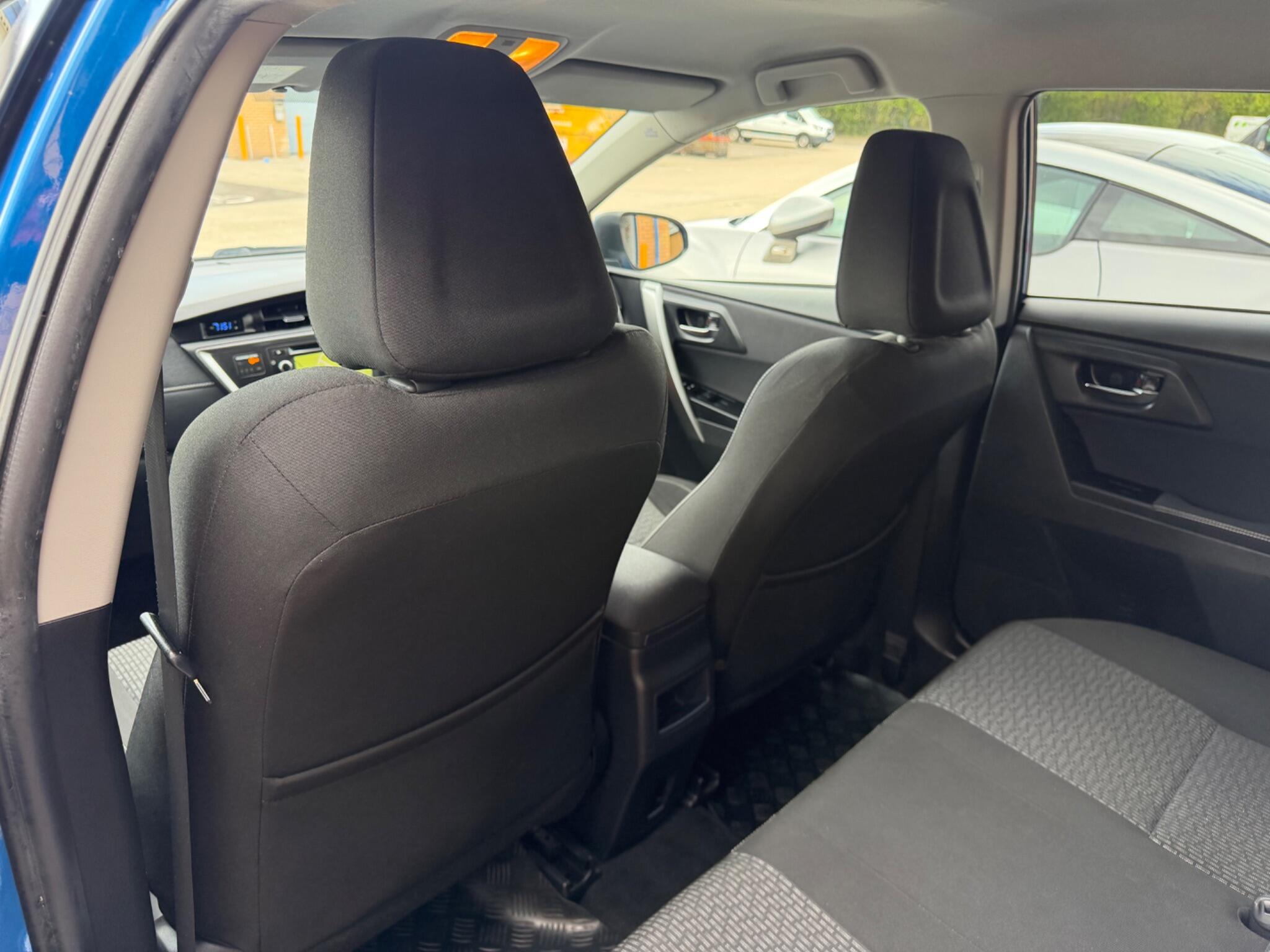 Toyota Auris view 66