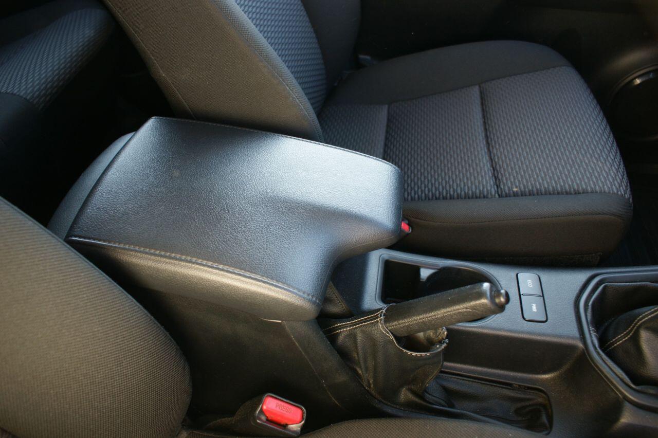 Toyota Hilux view 46