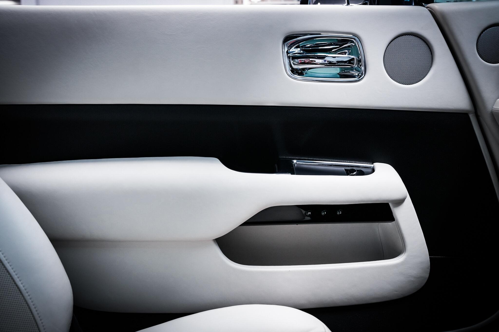 Rolls-Royce Wraith view 58