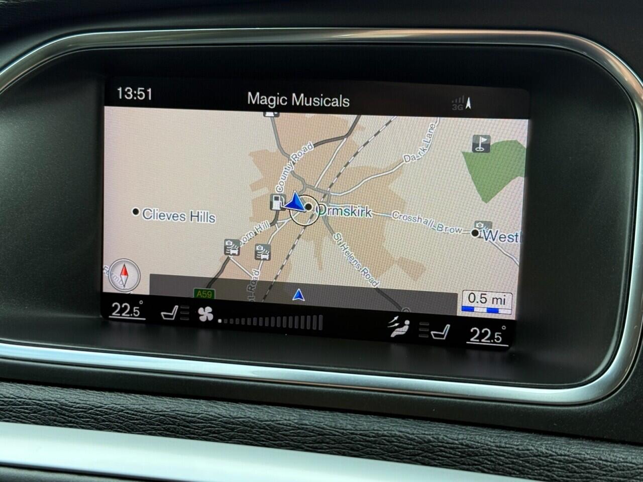 Volvo V40 Cross Country view 10