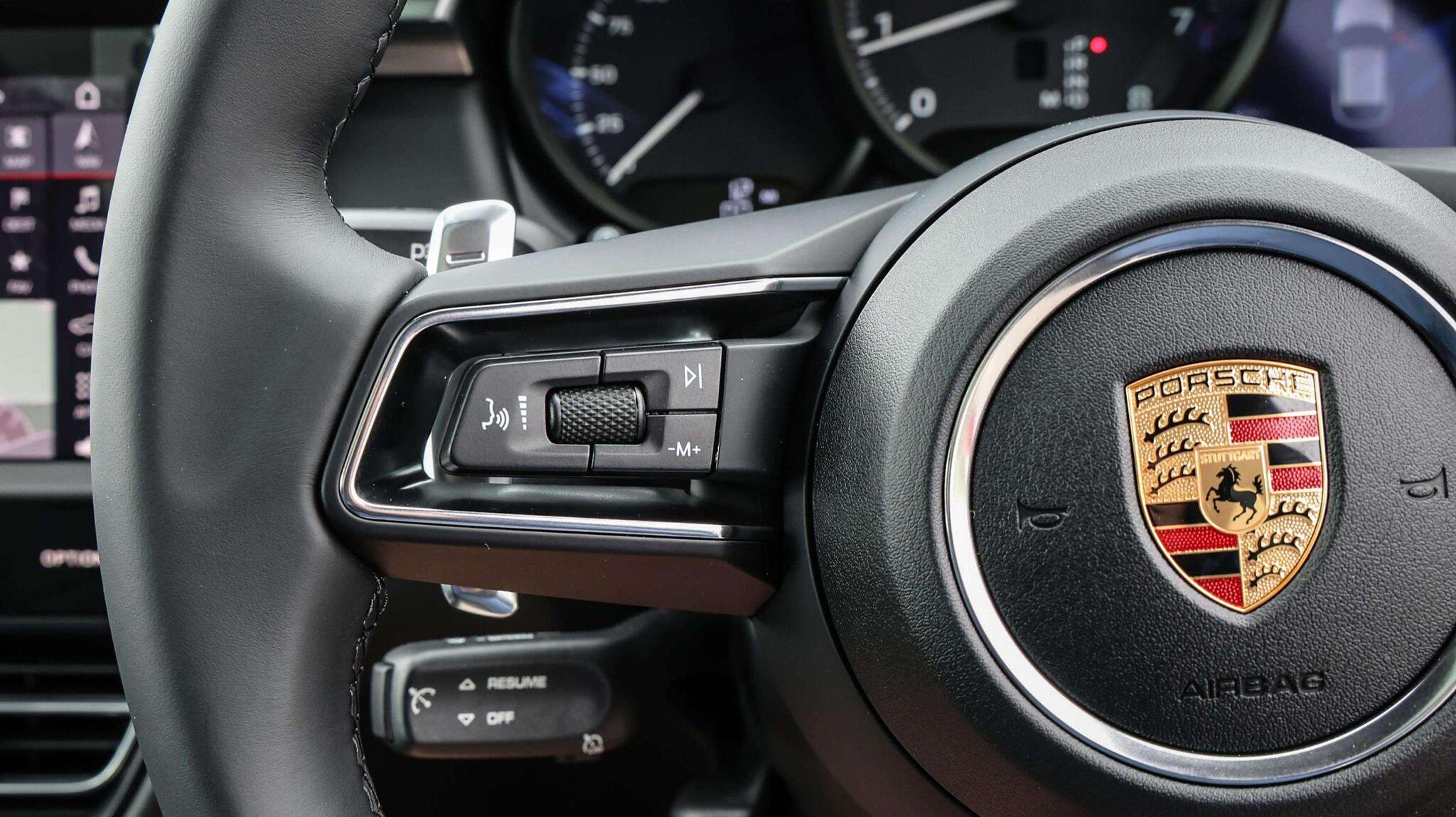 Porsche Macan view 18