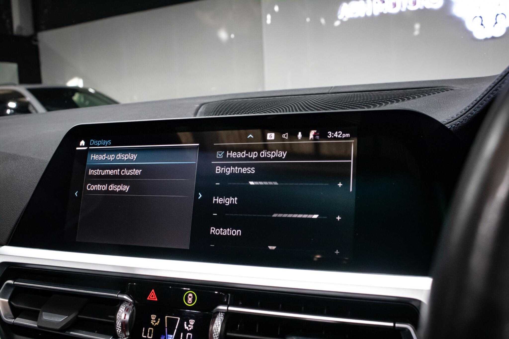 BMW 3 Series view 40