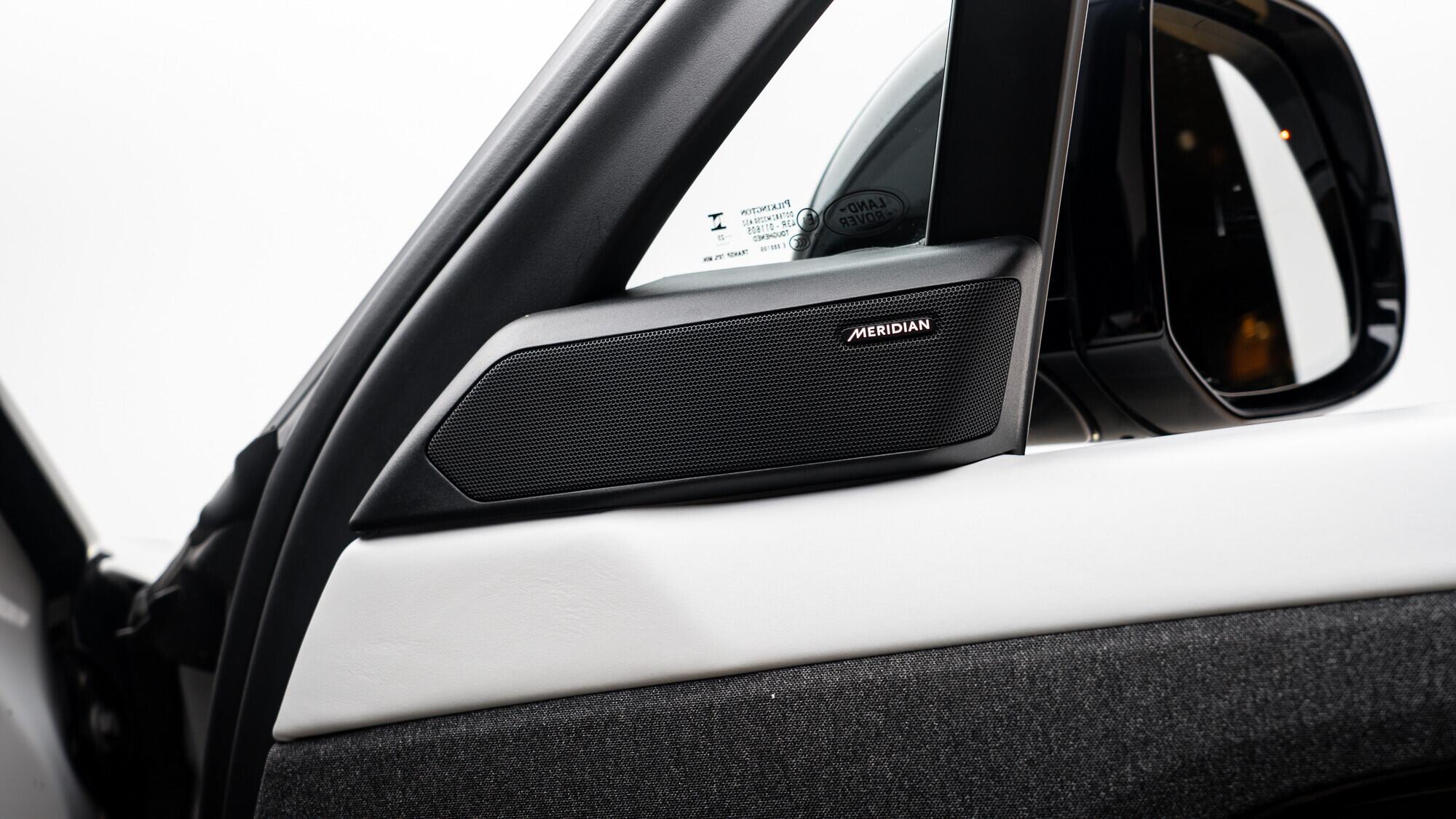 Land Rover Range Rover Sport view 40