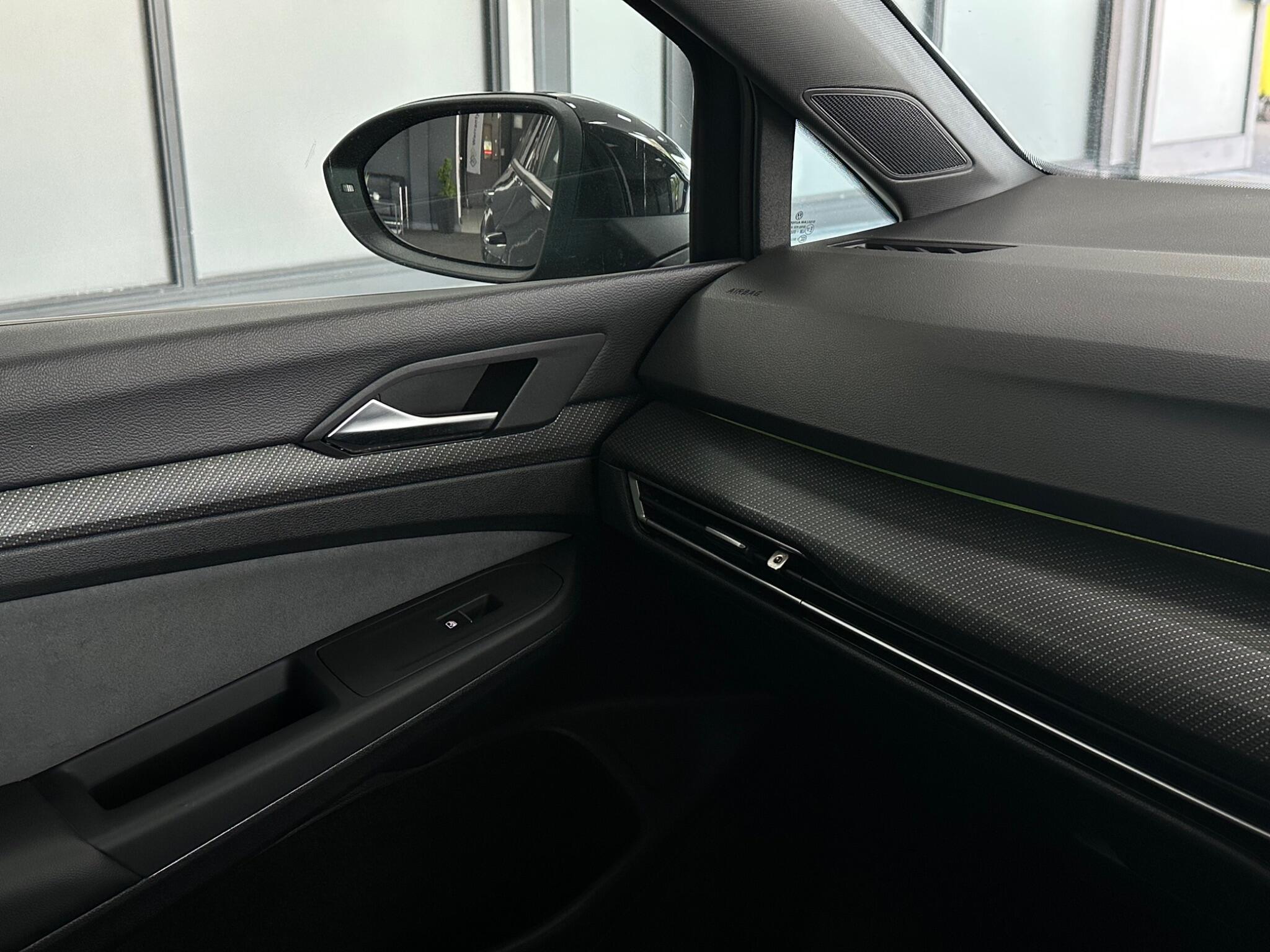 Volkswagen Golf view 32