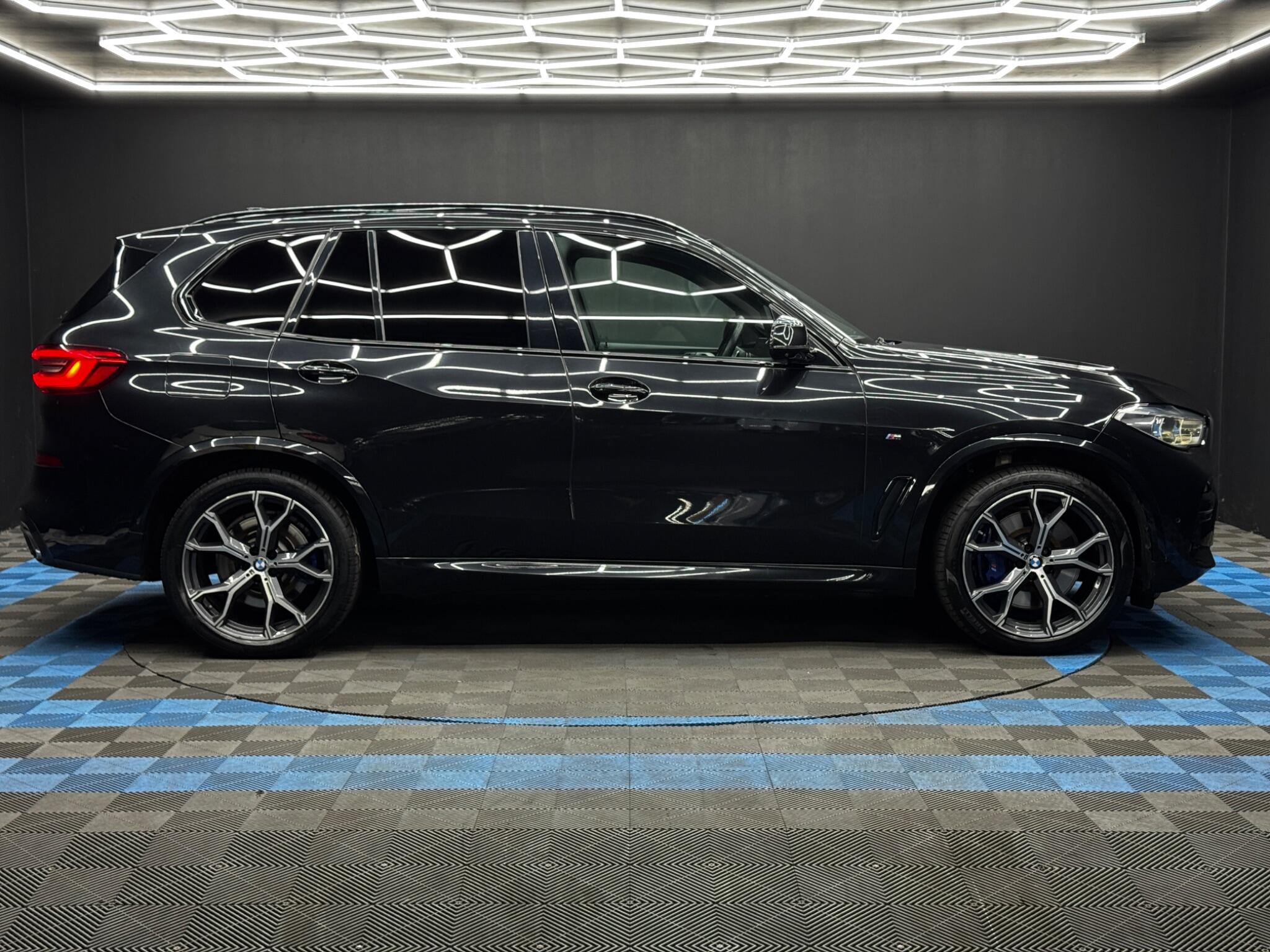 BMW X5 view 4