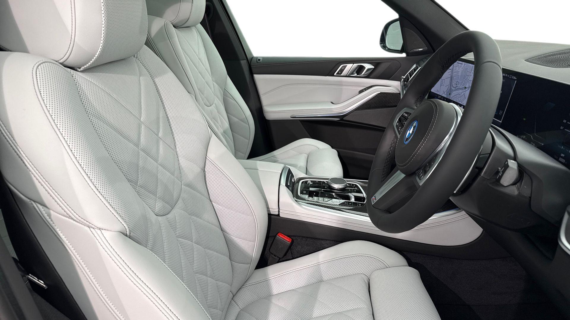 BMW X5 view 11