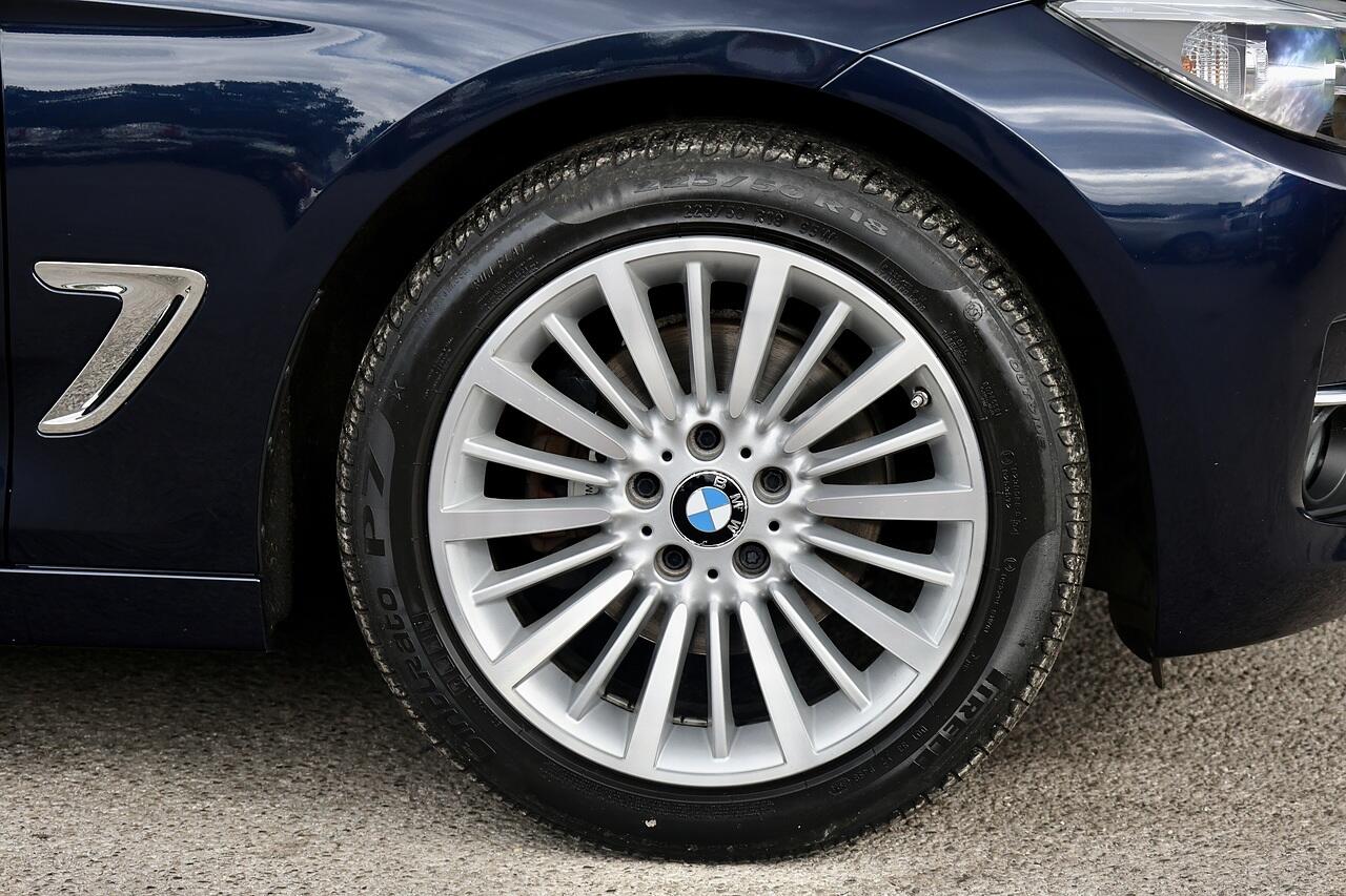BMW 3 Series Gran Turismo view 40
