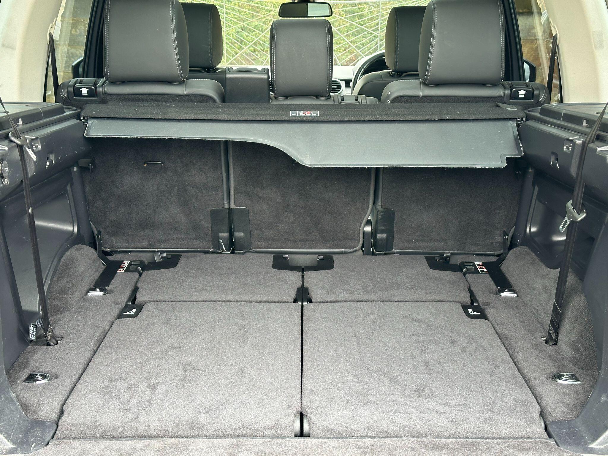 Land Rover Discovery view 15
