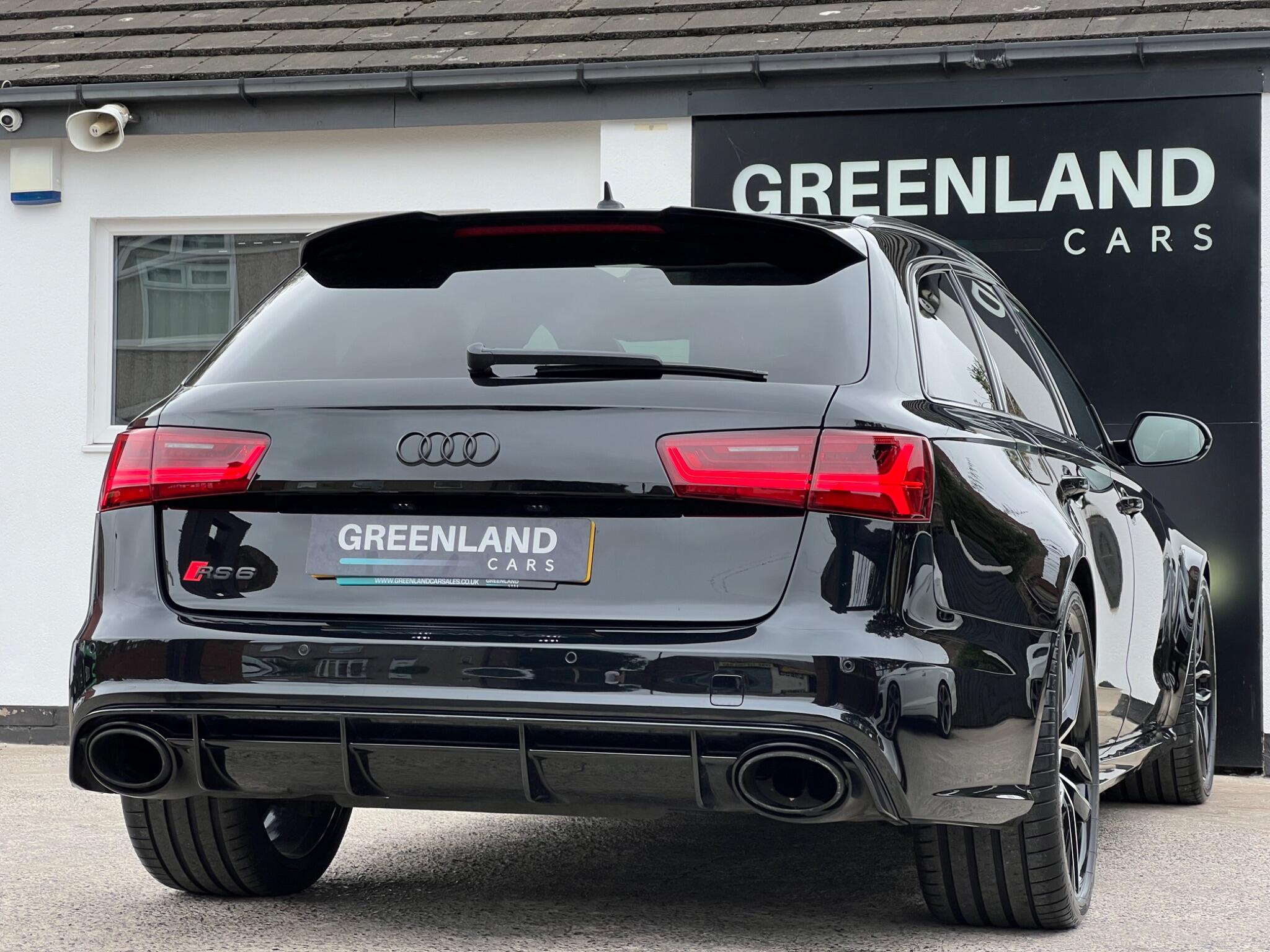 Audi RS6 view 34