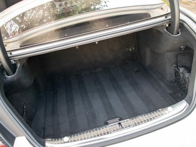 Mercedes-Benz S-Class view 30