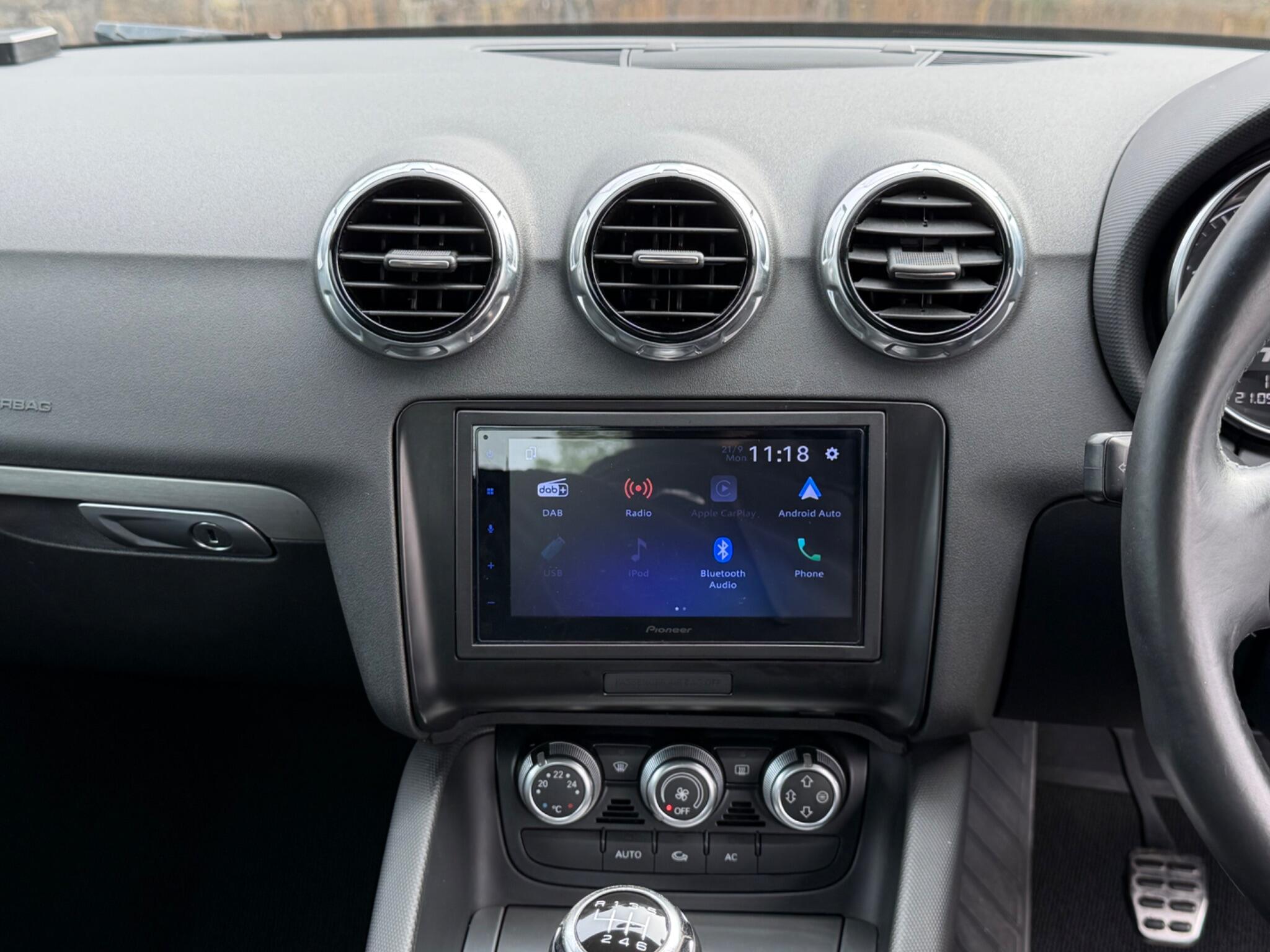Audi TT view 26