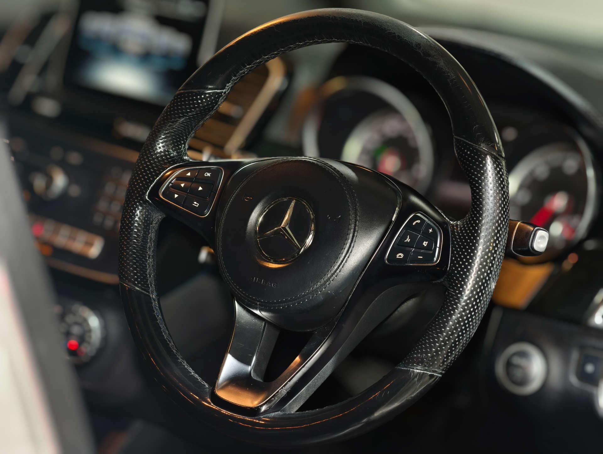 Mercedes-Benz GLS view 32
