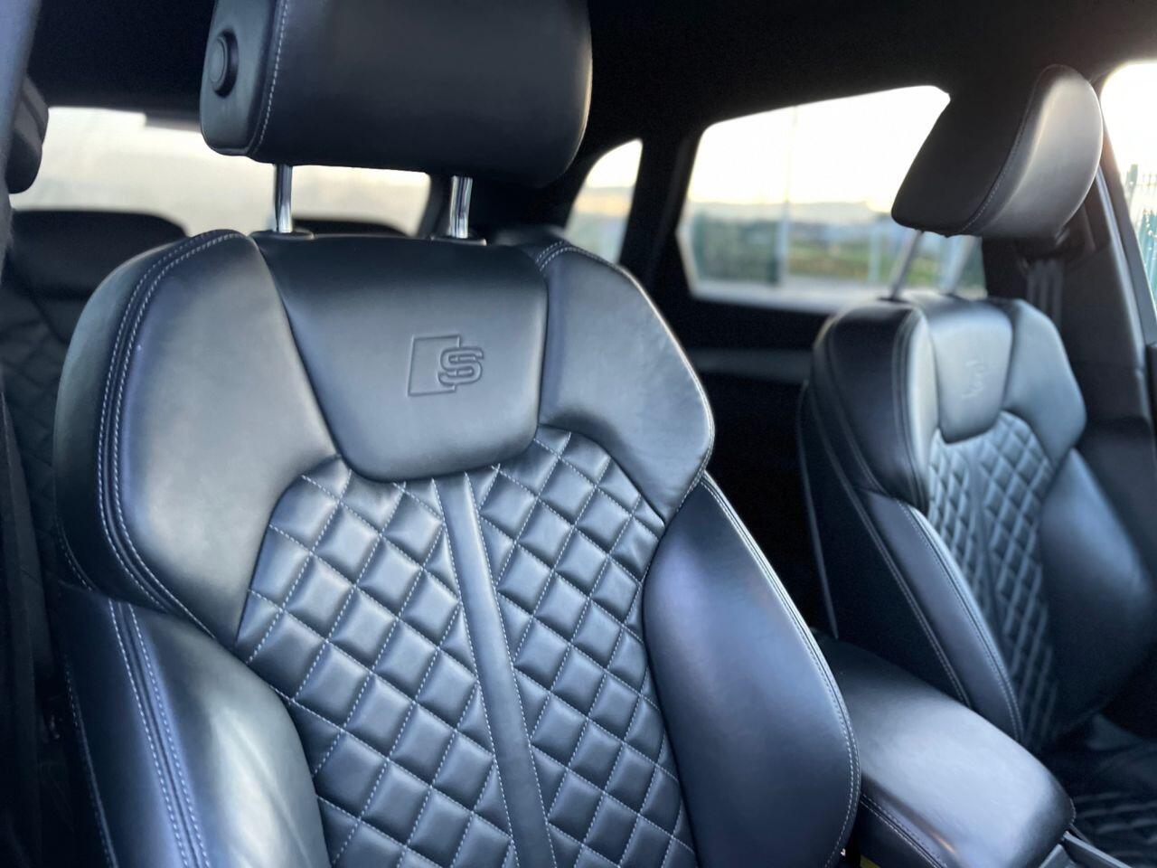 Audi Q5 view 12