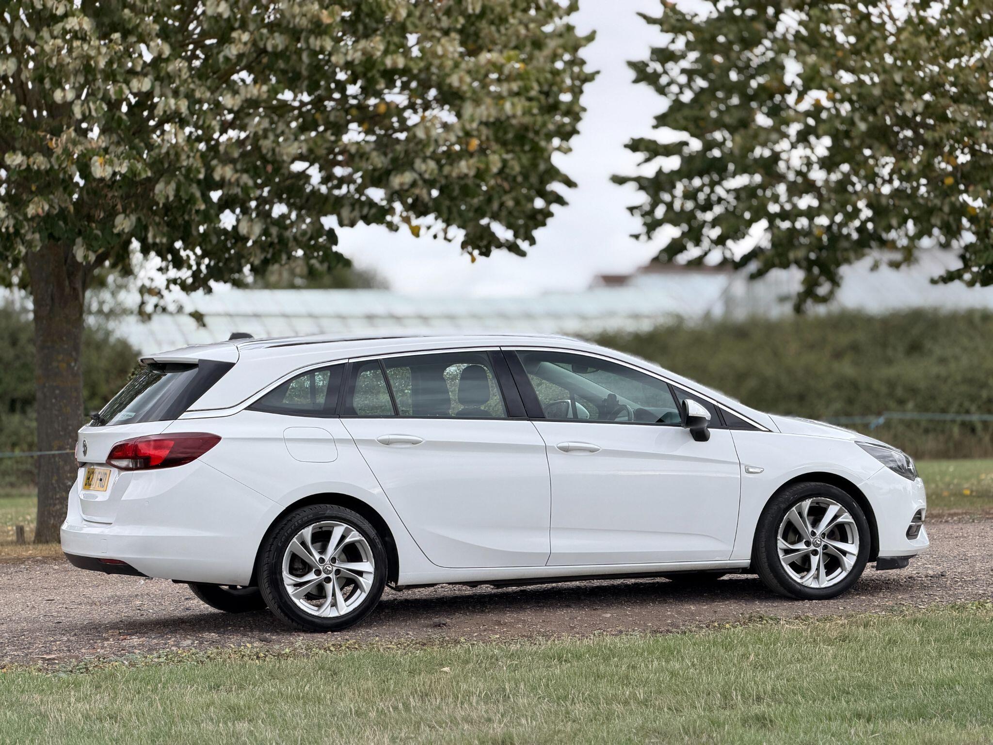Vauxhall Astra view 4