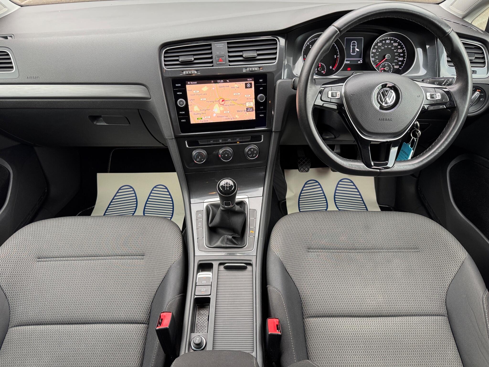 Volkswagen Golf view 29