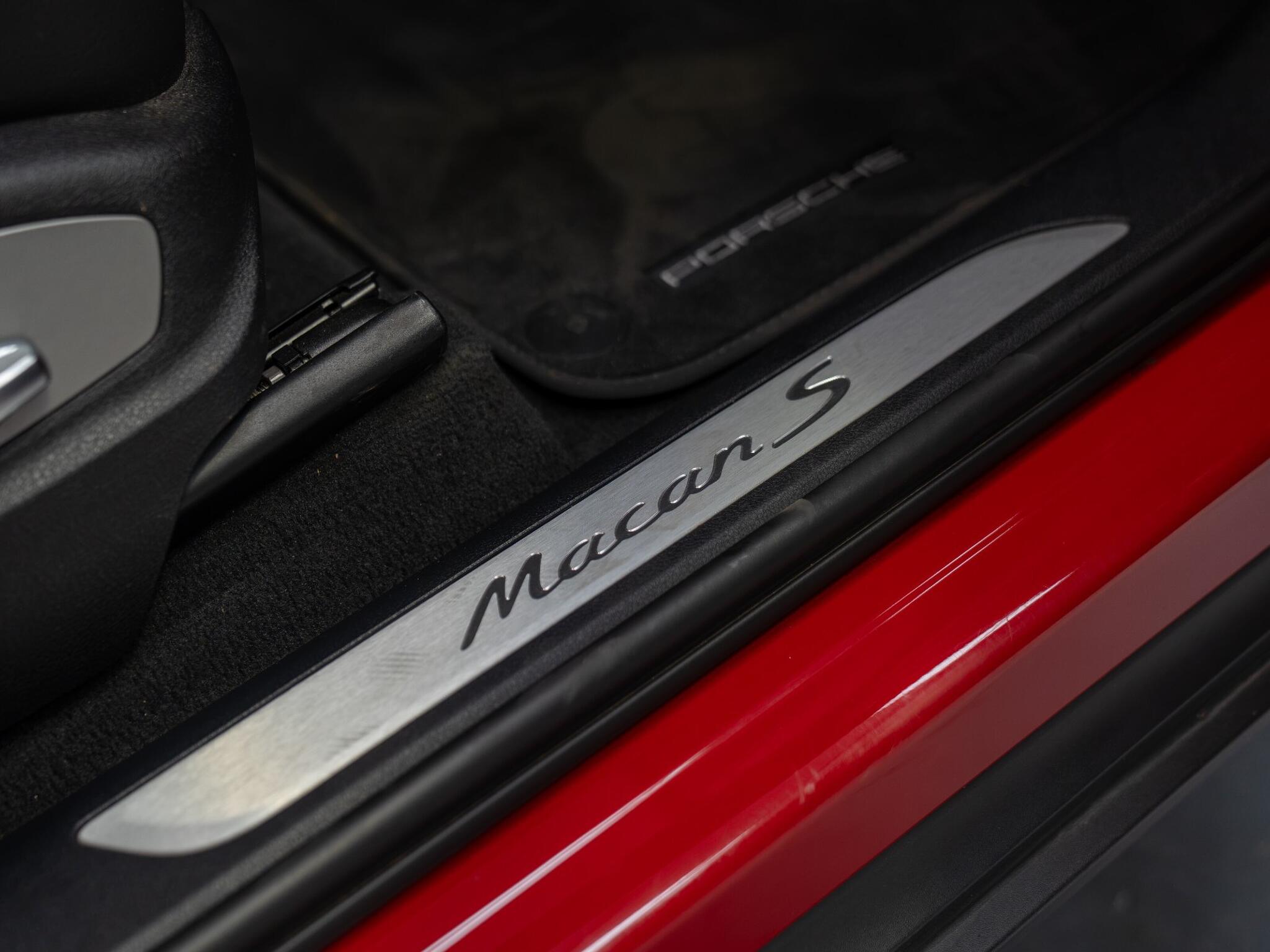 Porsche Macan view 12