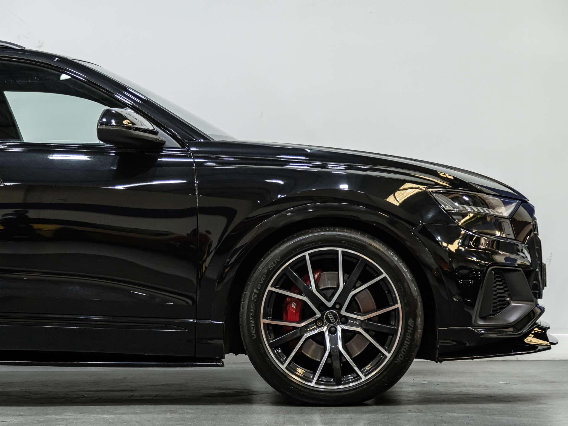 Audi SQ8 view 23
