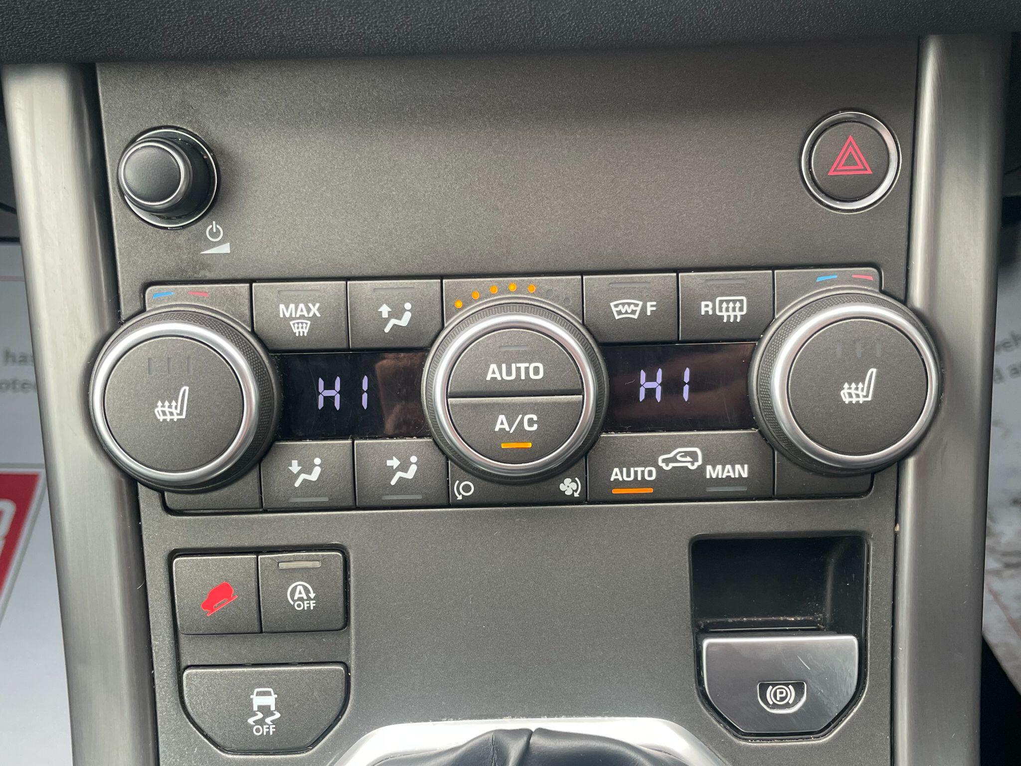 Land Rover Range Rover Evoque view 30