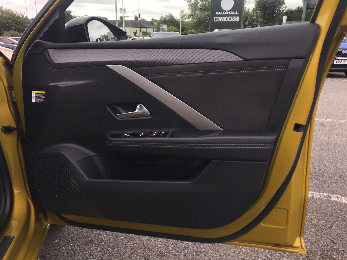 Vauxhall Astra view 16