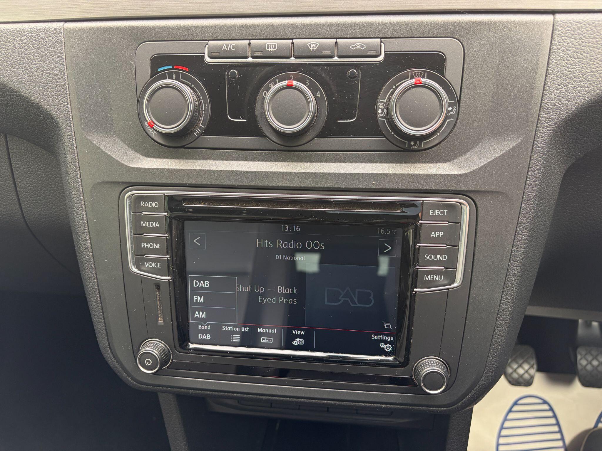 Volkswagen Caddy Maxi Life view 13