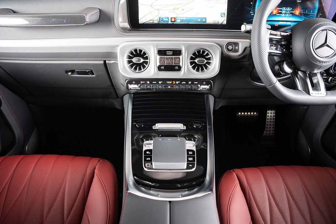 Mercedes-Benz G-Class view 36