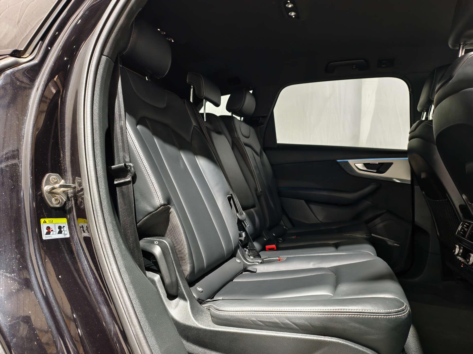Audi SQ7 view 52