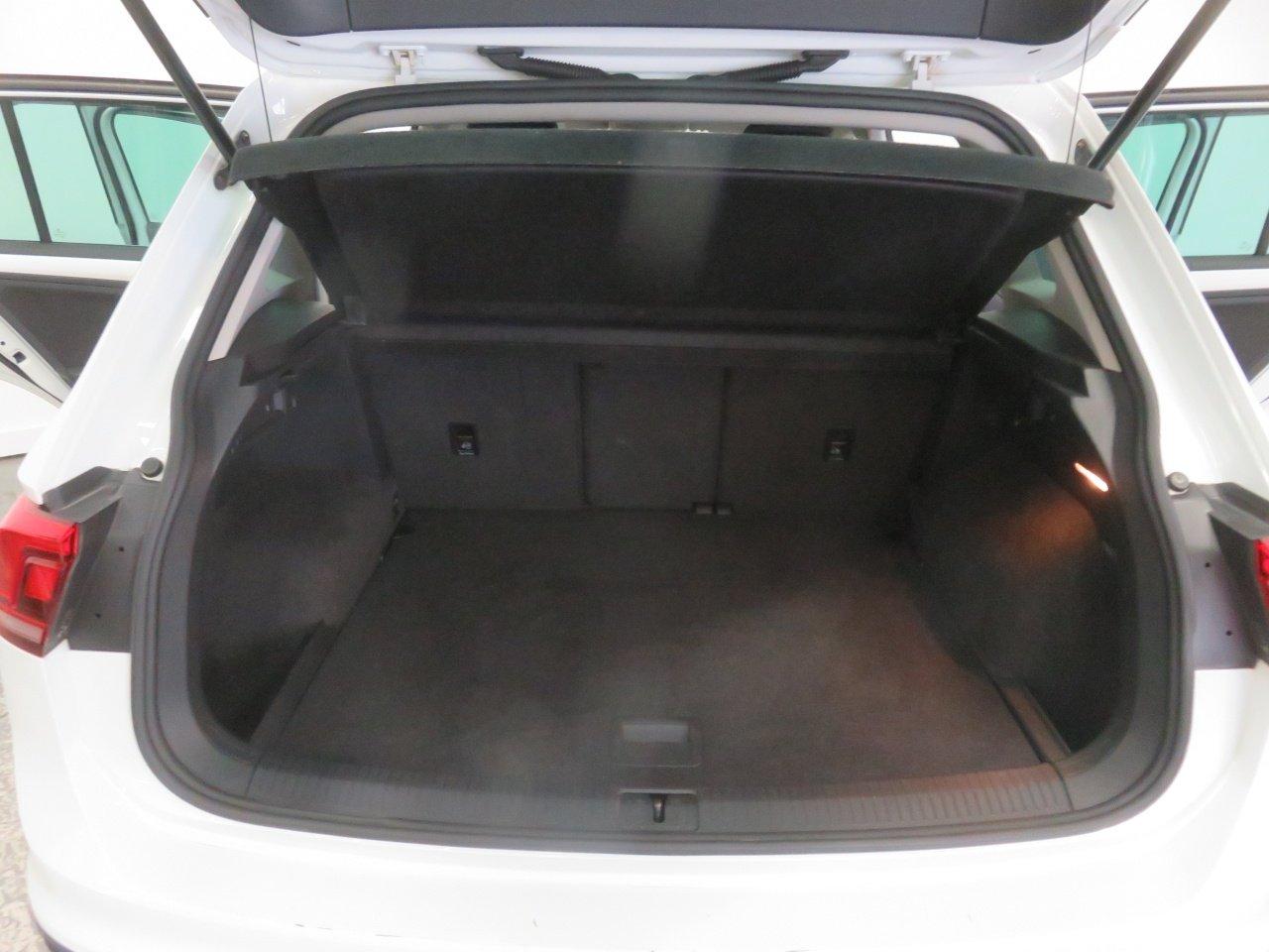 Volkswagen Tiguan view 22