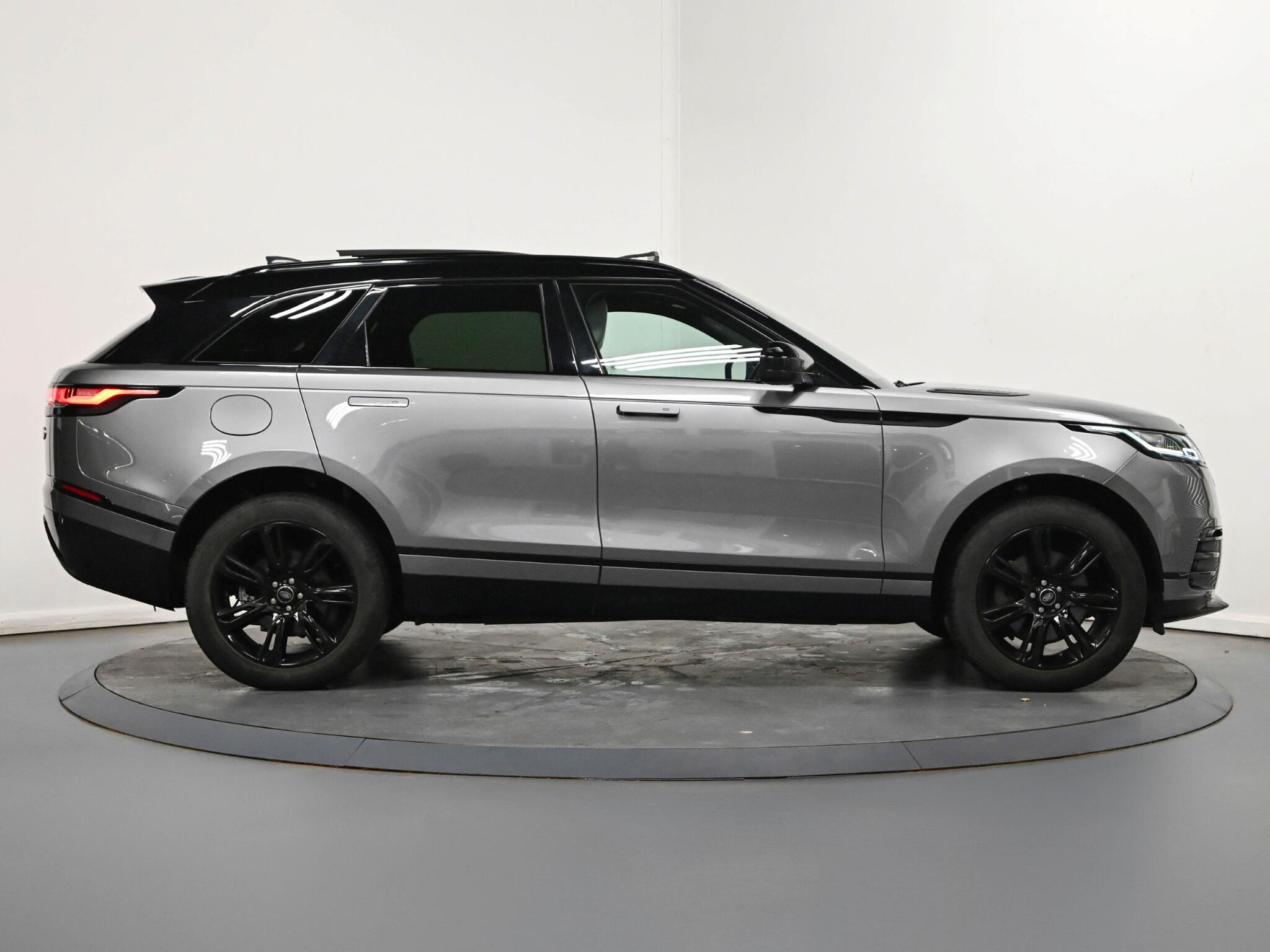 Land Rover Range Rover Velar view 24