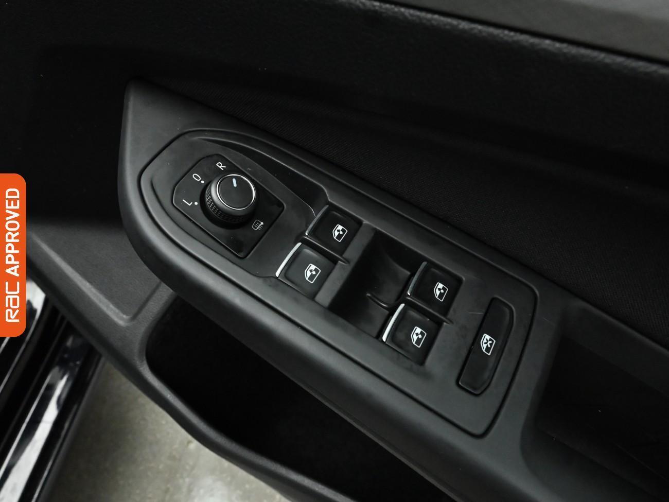 Volkswagen Golf view 24