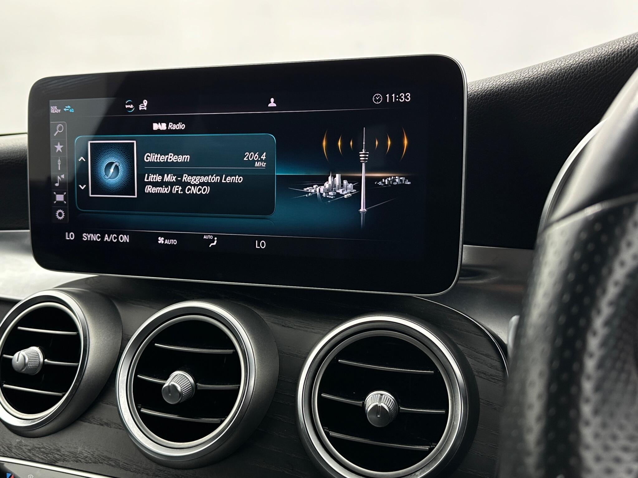 Mercedes-Benz C-Class view 26