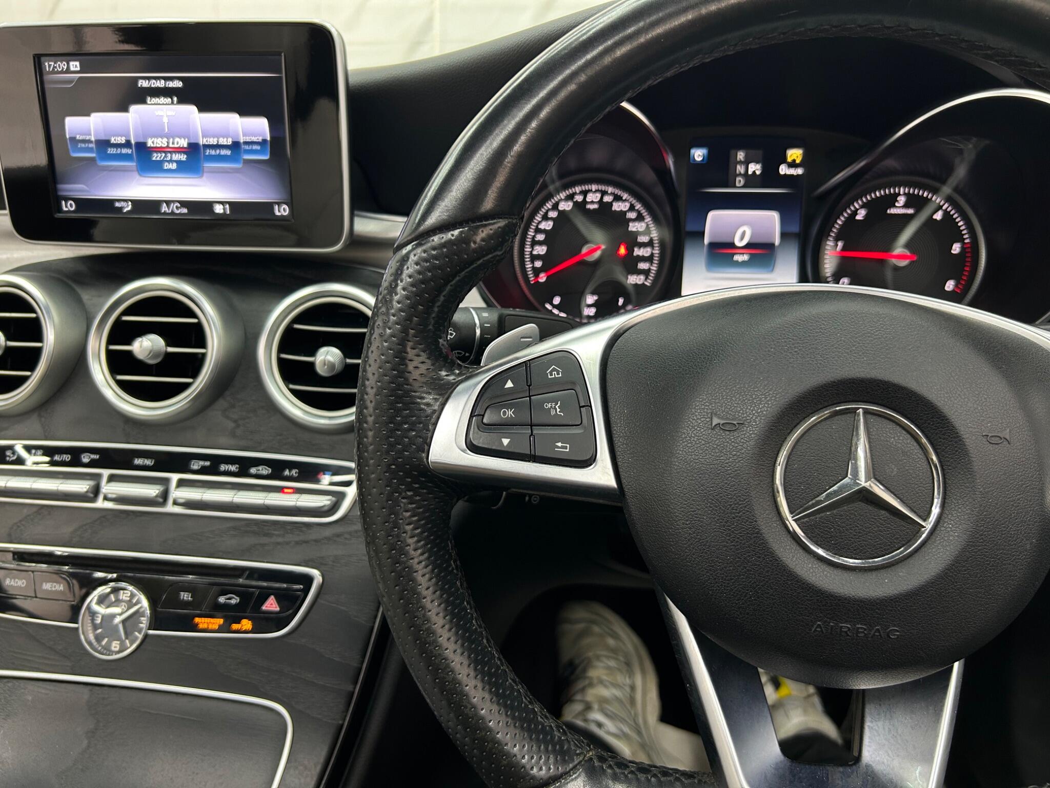 Mercedes-Benz C-Class view 47
