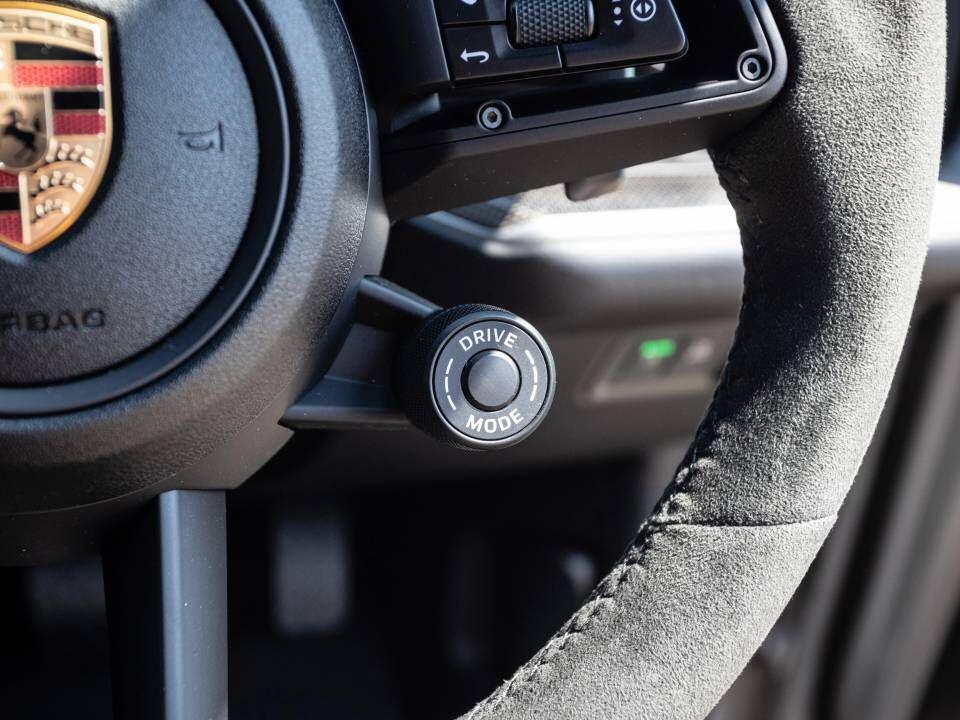 Porsche Cayenne view 51