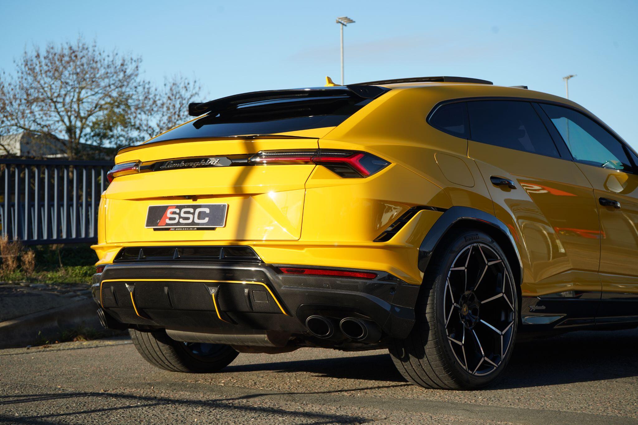 Lamborghini Urus view 17