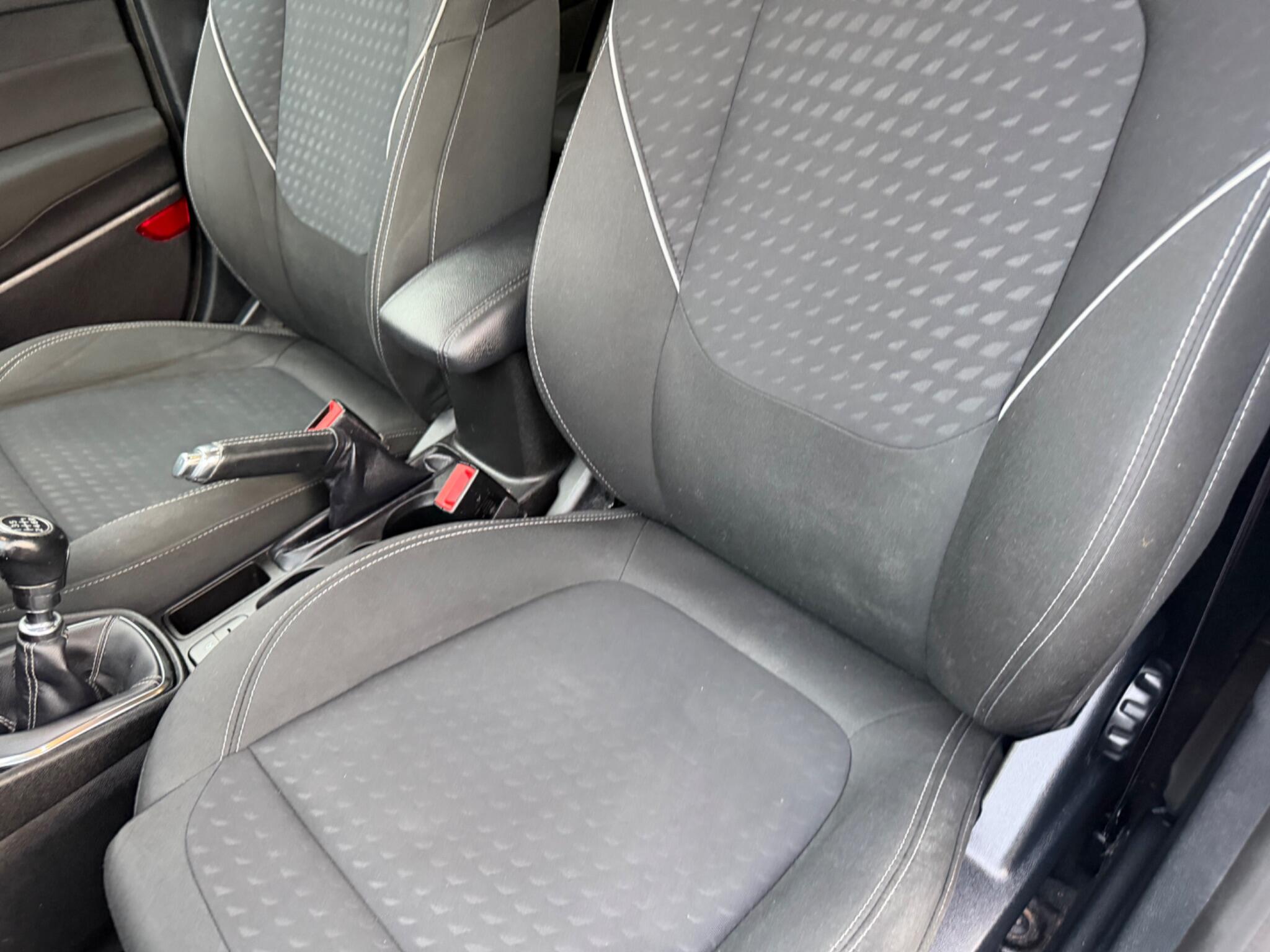 Ford Fiesta view 60