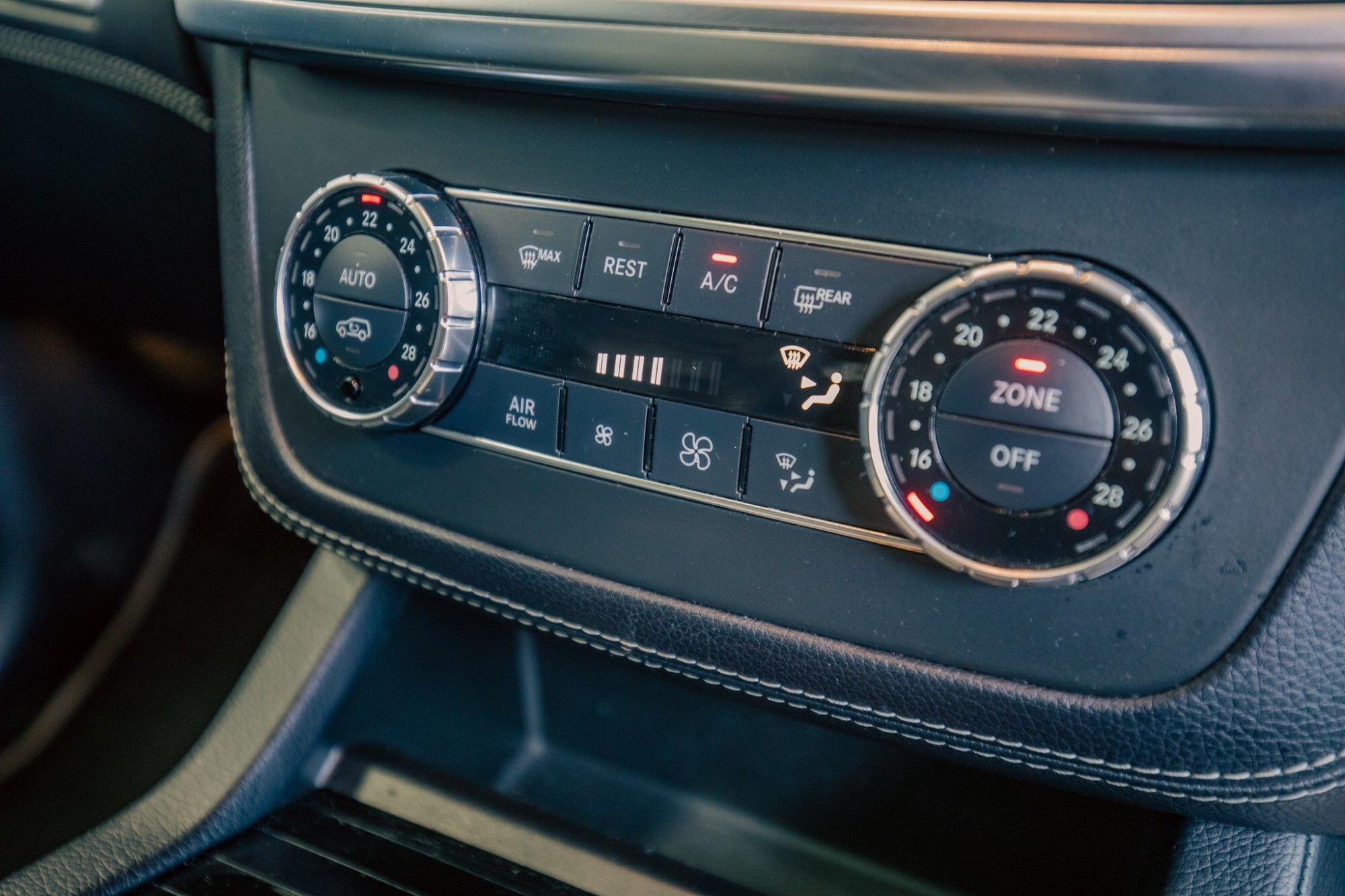 Mercedes-Benz M-Class view 23