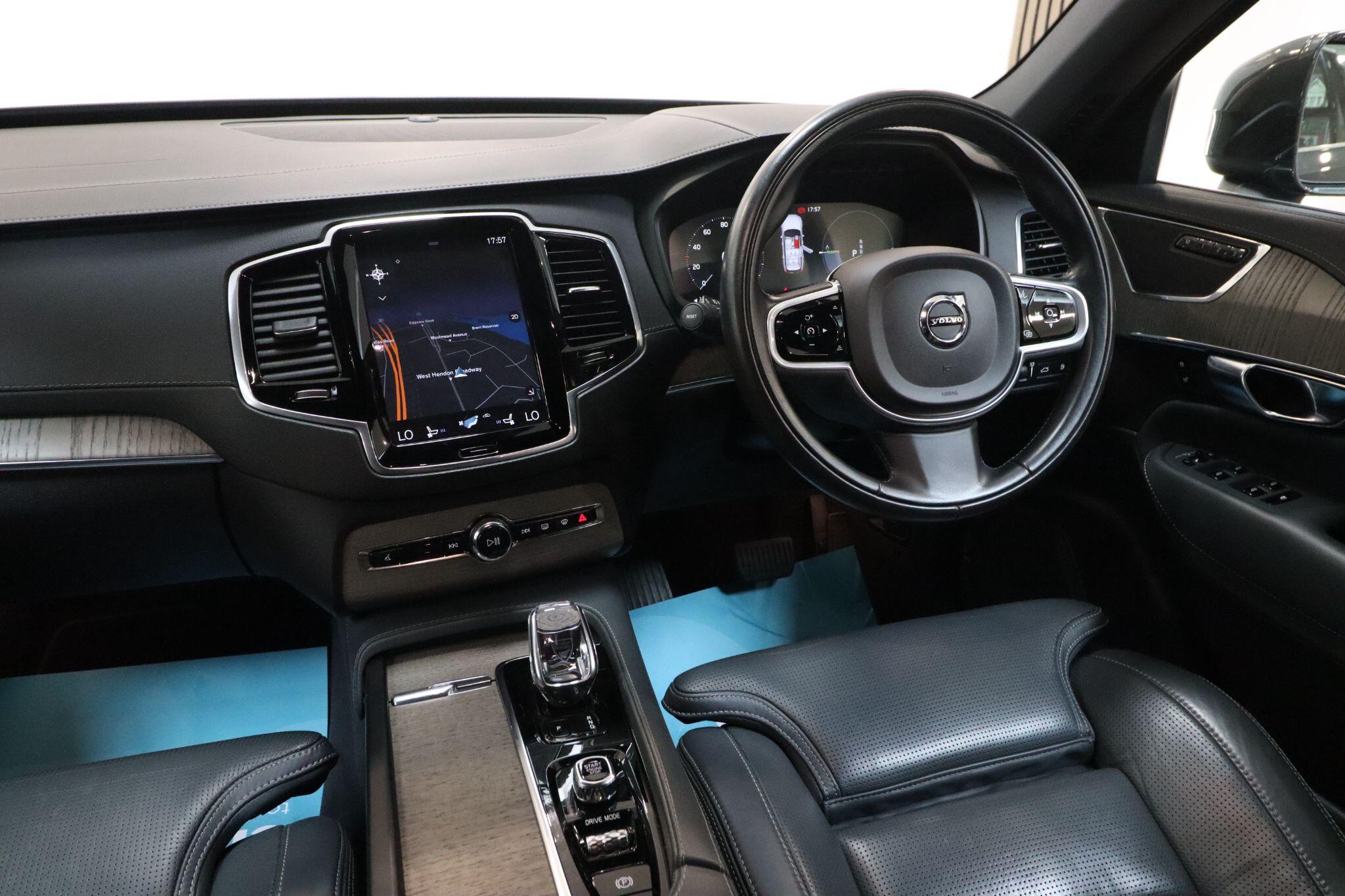Volvo XC90 view 49