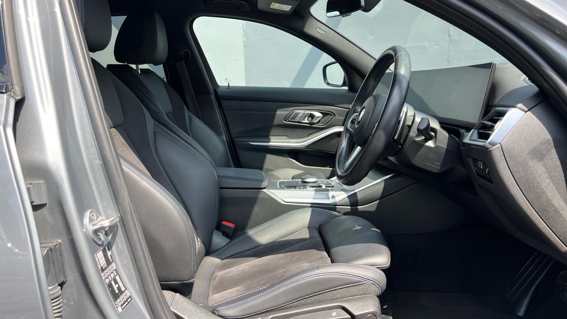 BMW 3 Series view 11