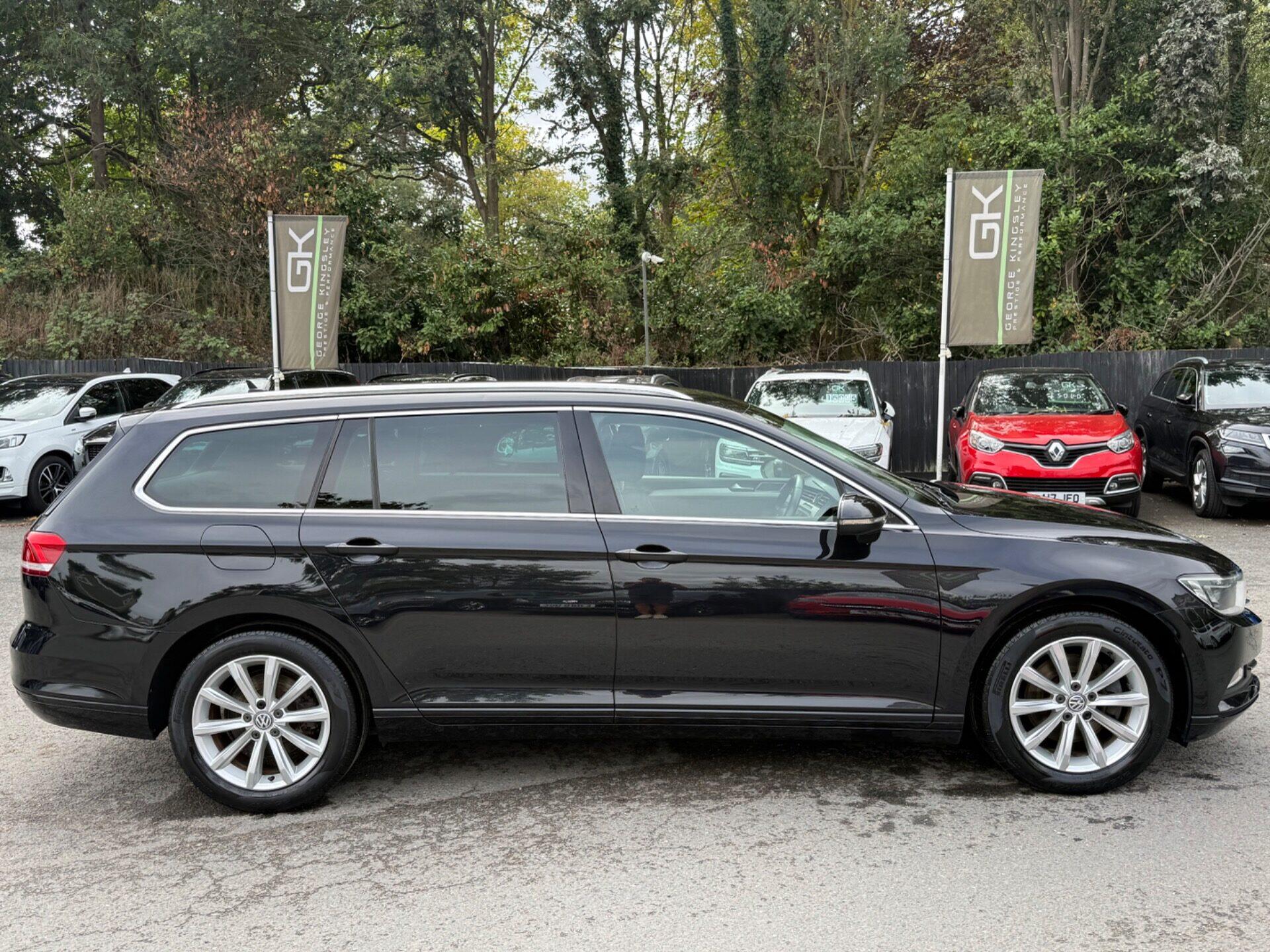 Volkswagen Passat view 5
