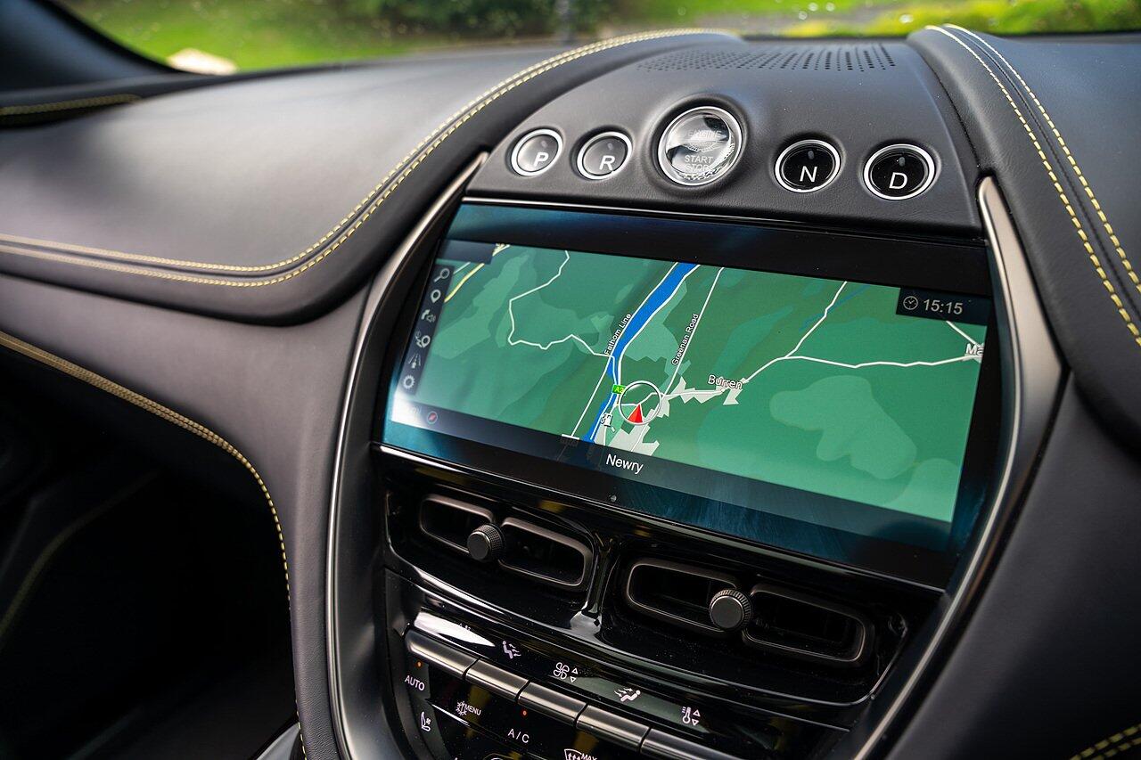 Aston Martin DBX view 87