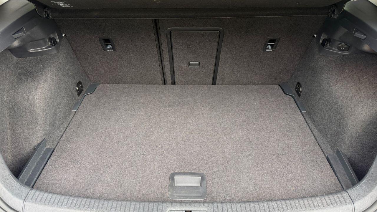 Volkswagen Golf view 32