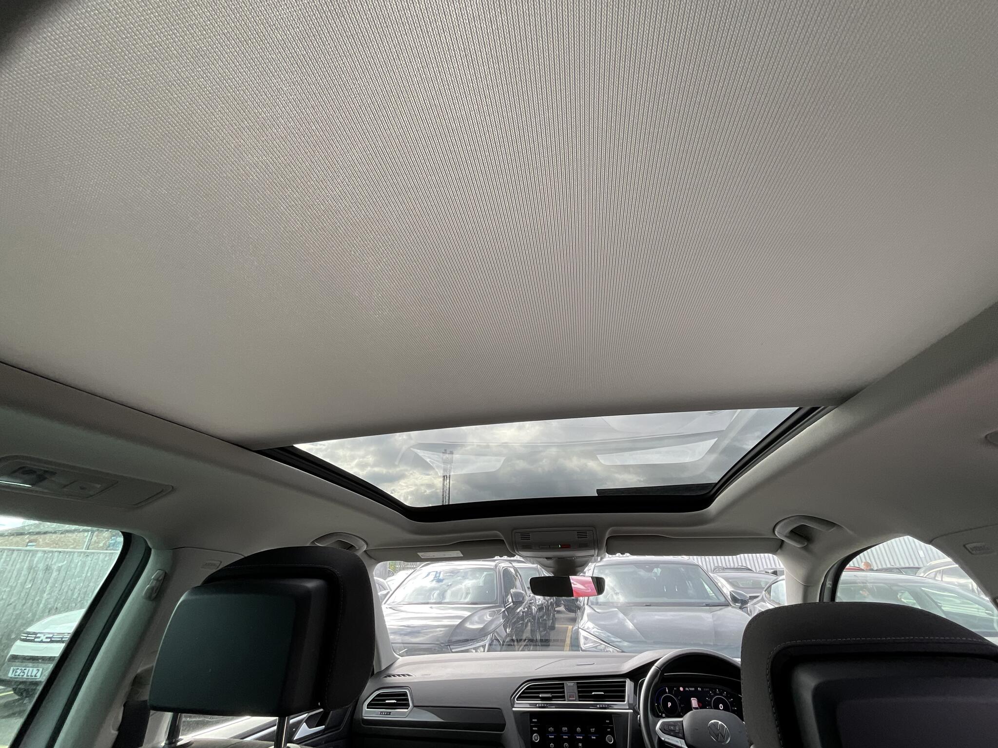 Volkswagen Tiguan view 40