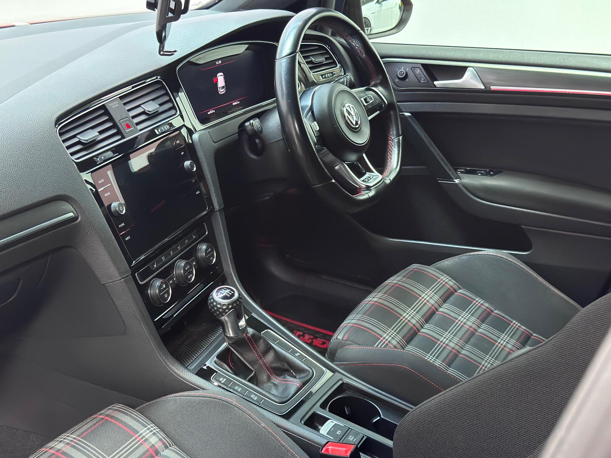 Volkswagen Golf view 46