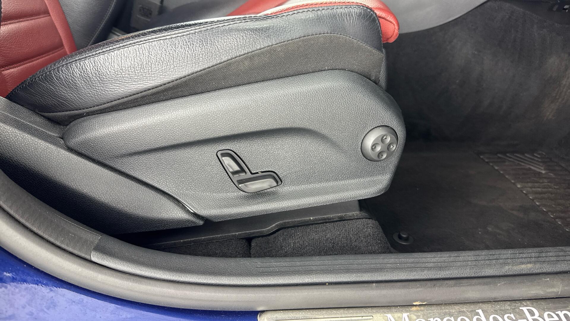 Mercedes-Benz GLC view 17