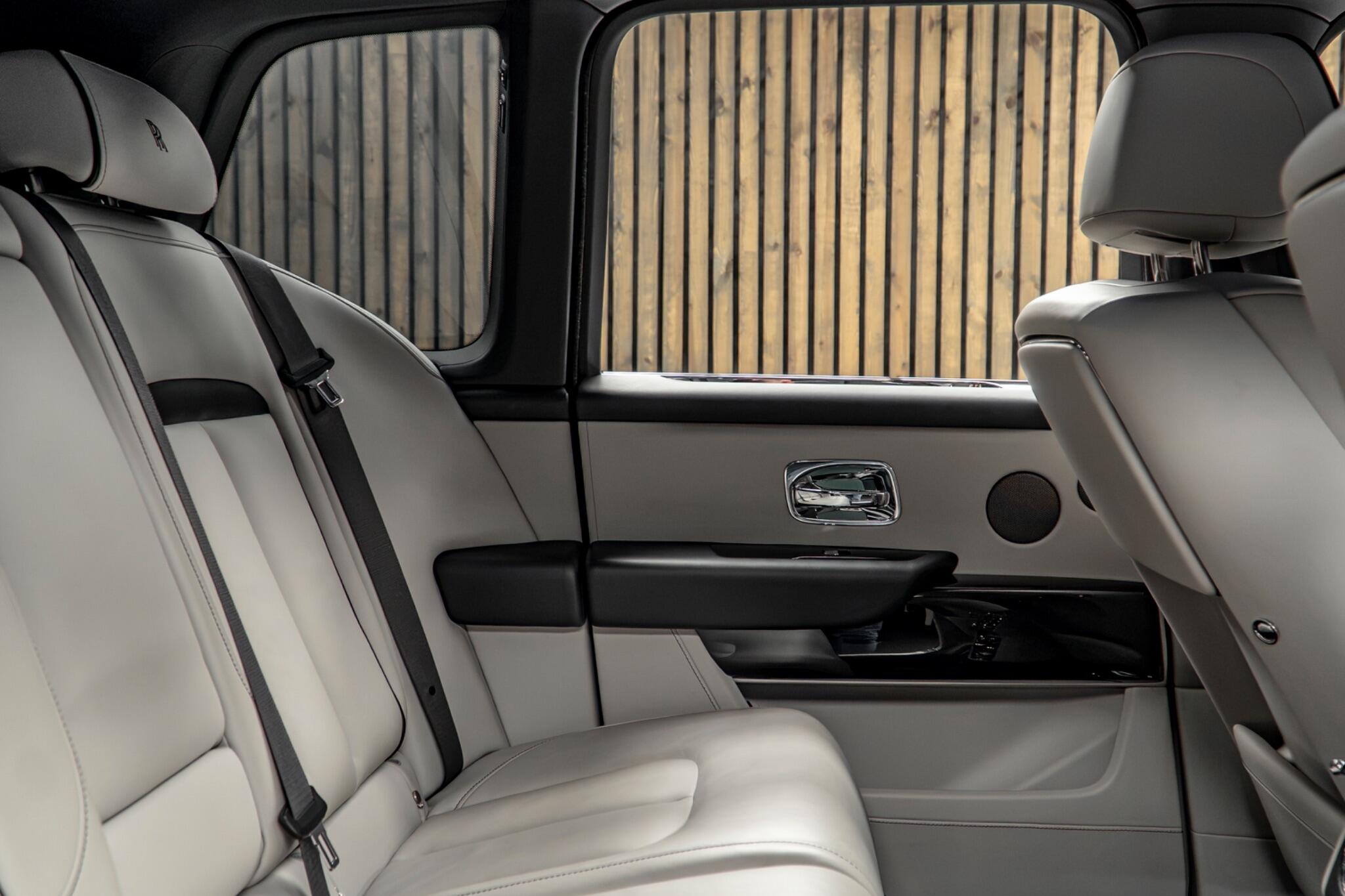 Rolls-Royce Cullinan view 44