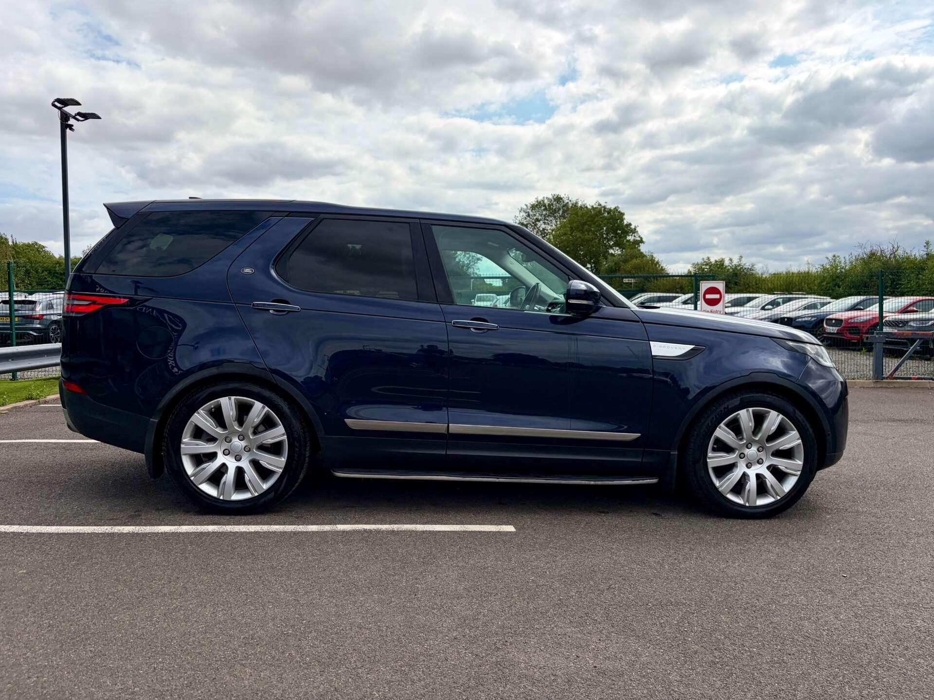 Land Rover Discovery 3 view 9