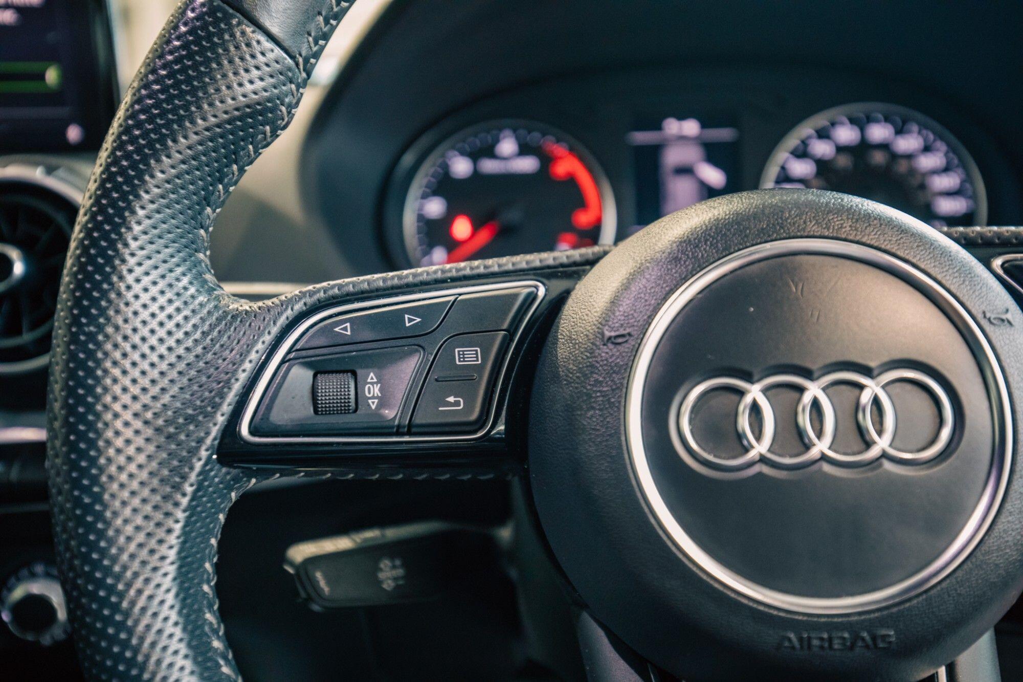 Audi Q2 view 12