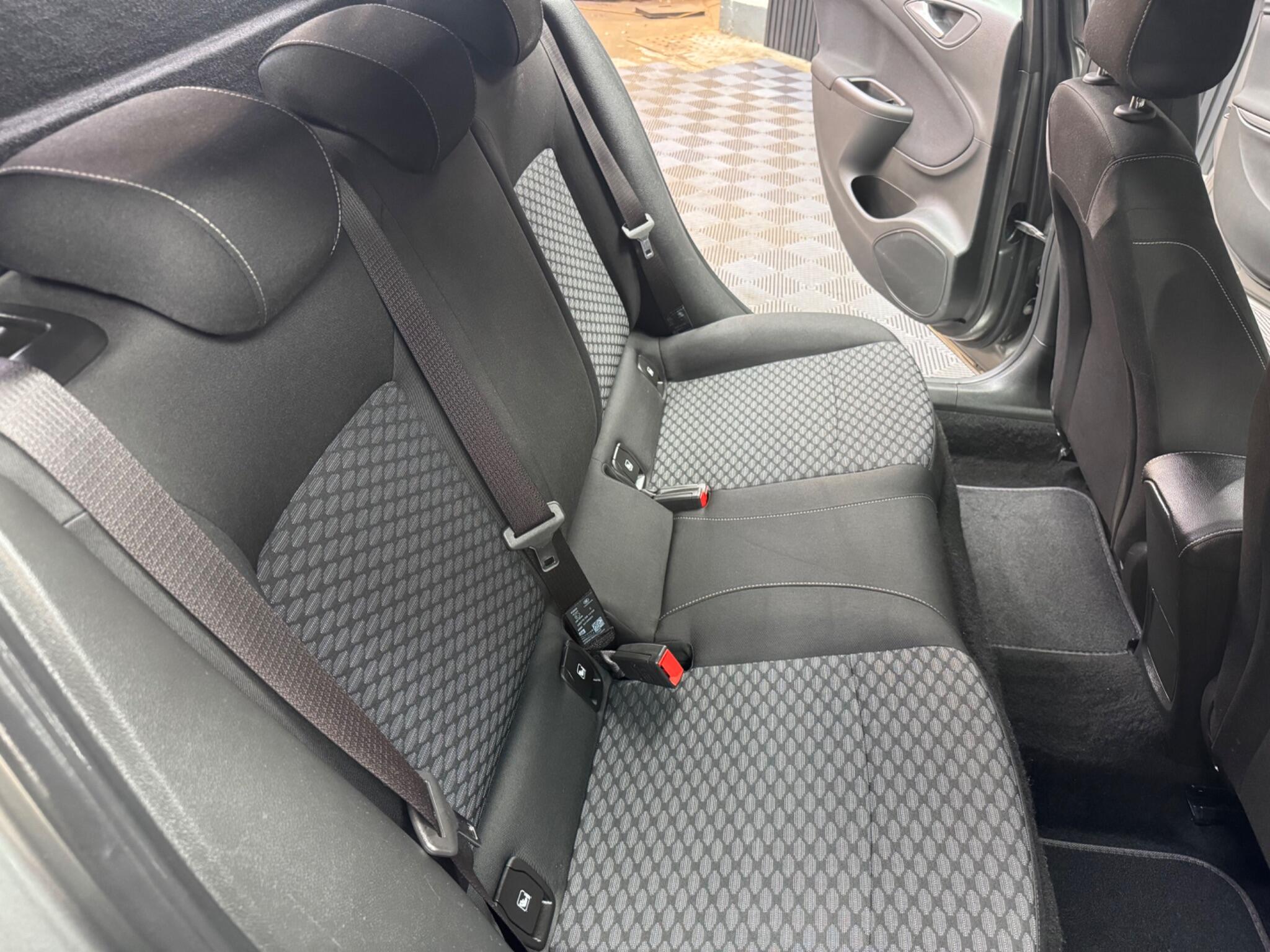 Vauxhall Astra view 37