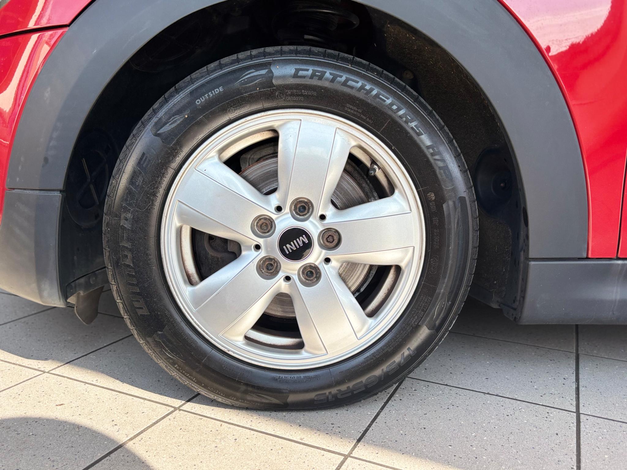 Mini Hatch view 14