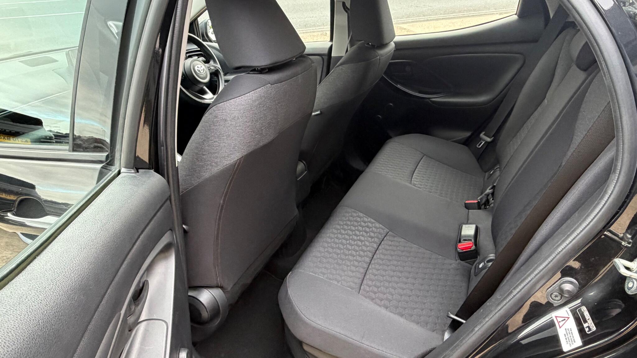 Toyota Yaris view 13