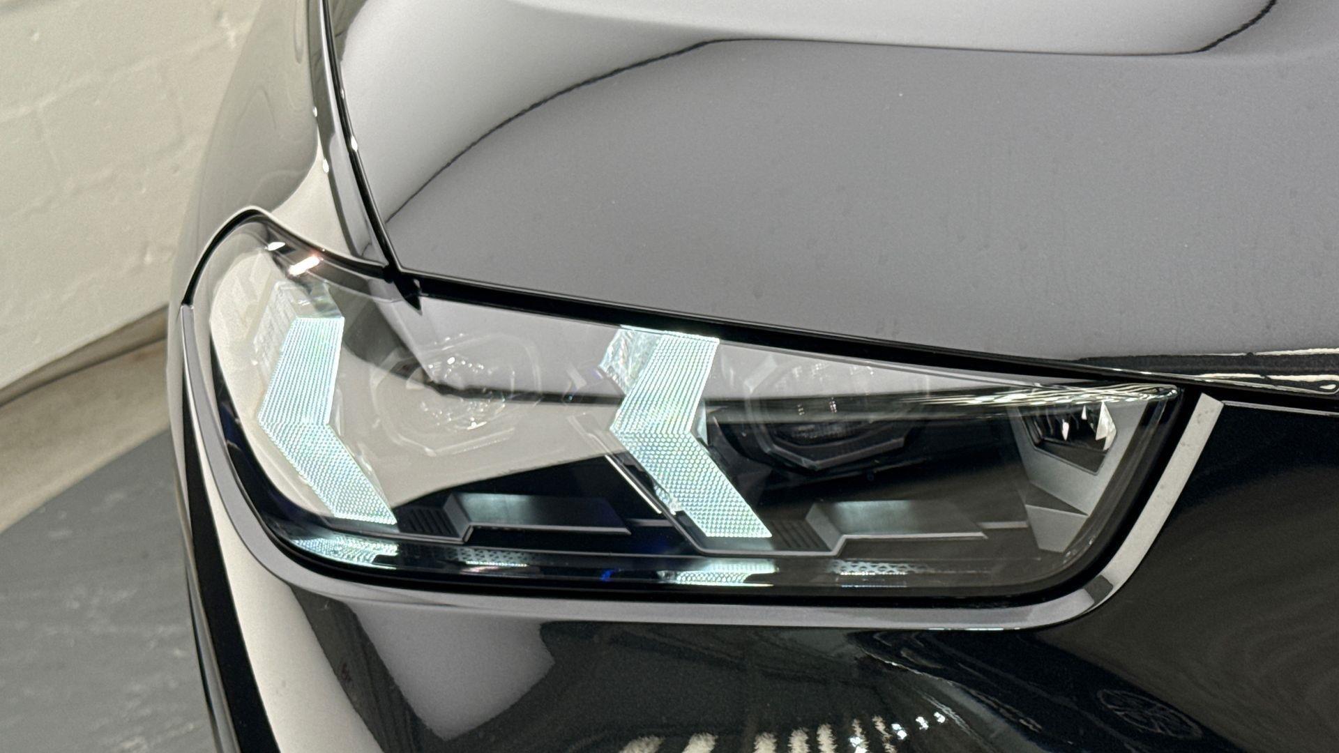 BMW X5 view 24